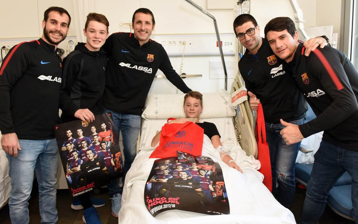 El Barça Lassa visita los niños y niñas del Hospital Sant Pau de Barcelona