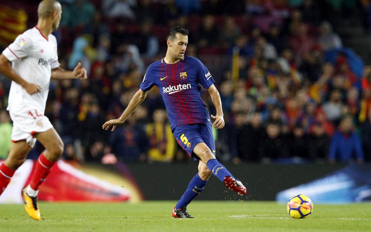 Sergio Busquets talks Barça while on duty with Spain
