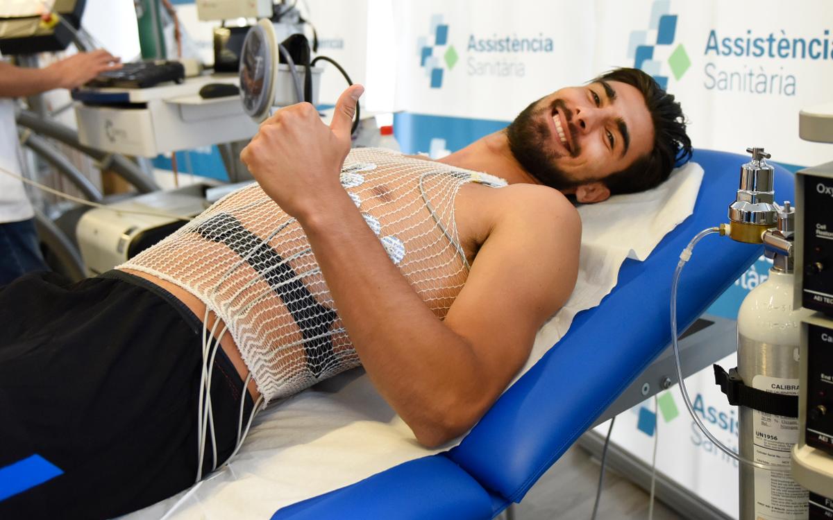 Ter Stegen and André Gomes pass medical tests