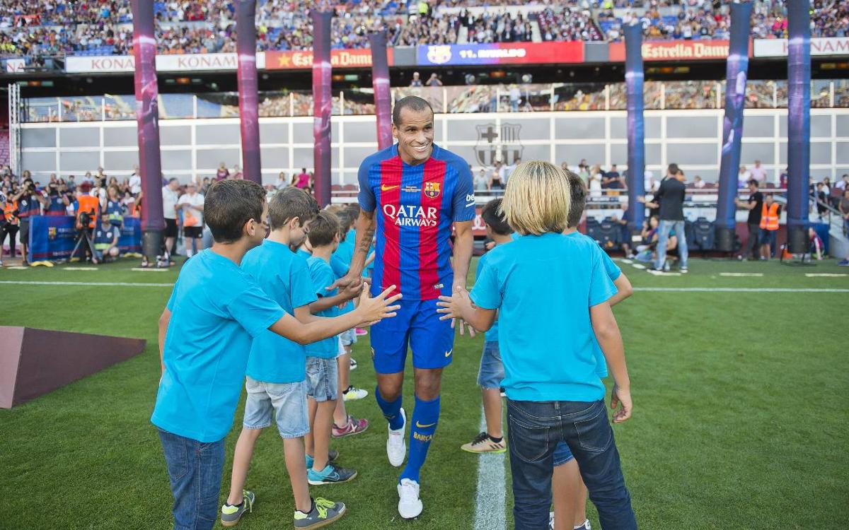 Behind the scenes of the legends game between FC Barcelona and Manchester United