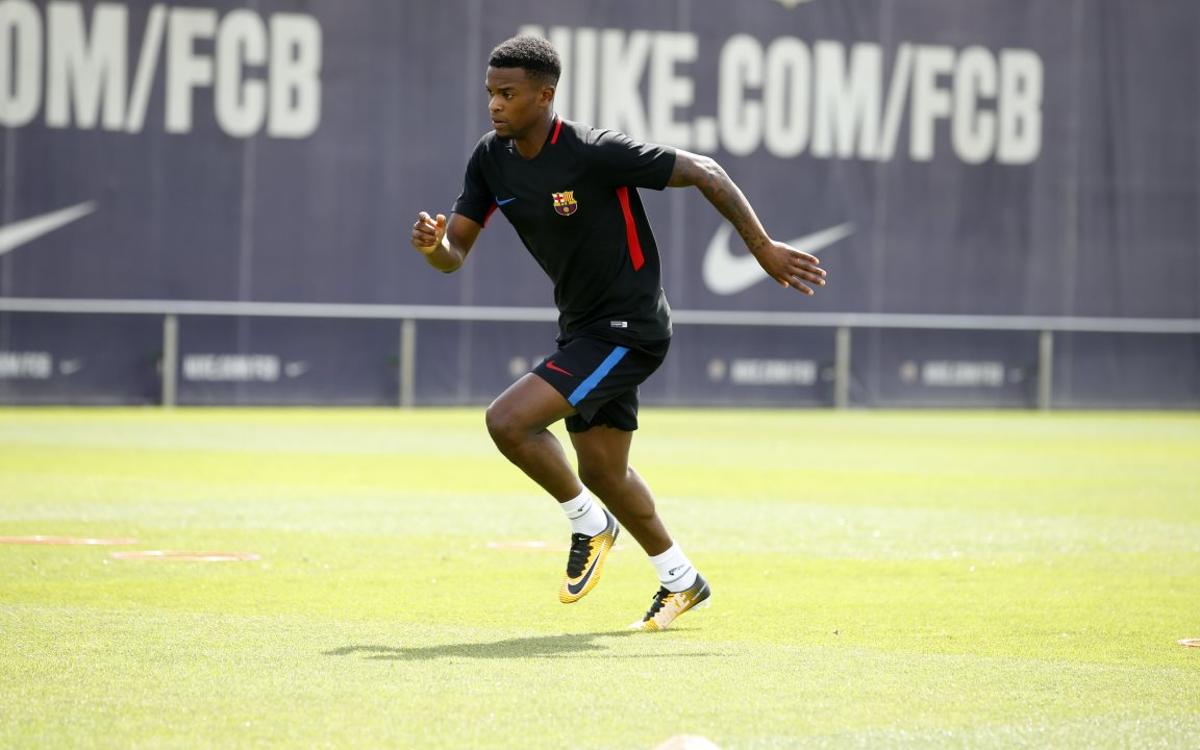 Barcelona's final training session before flying out for American tour