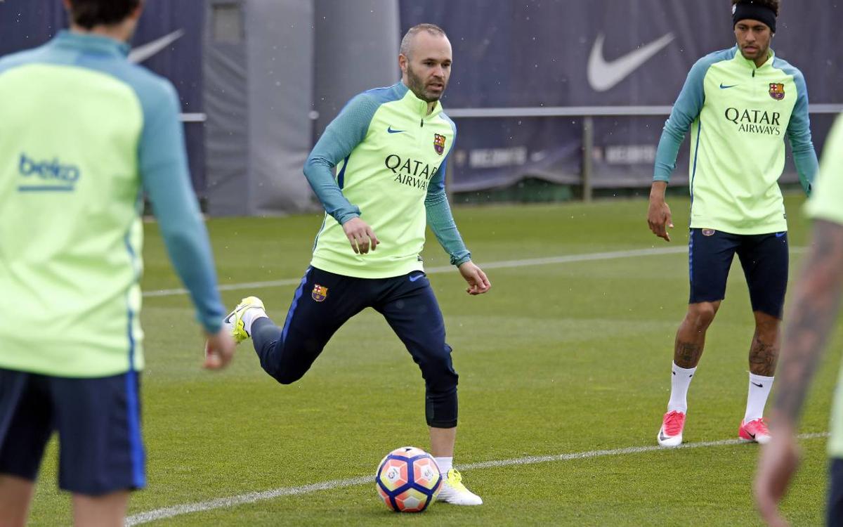 Iniesta is back in the squad to face Villarreal