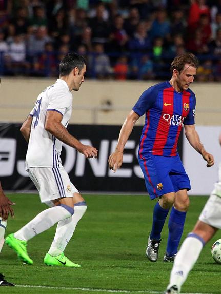 Real barcelona match legends vs madrid [Barcelona] There