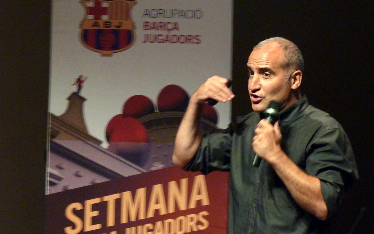 Antoni Pinilla comparte con alumnos de Figueres su experiencia en el Barça