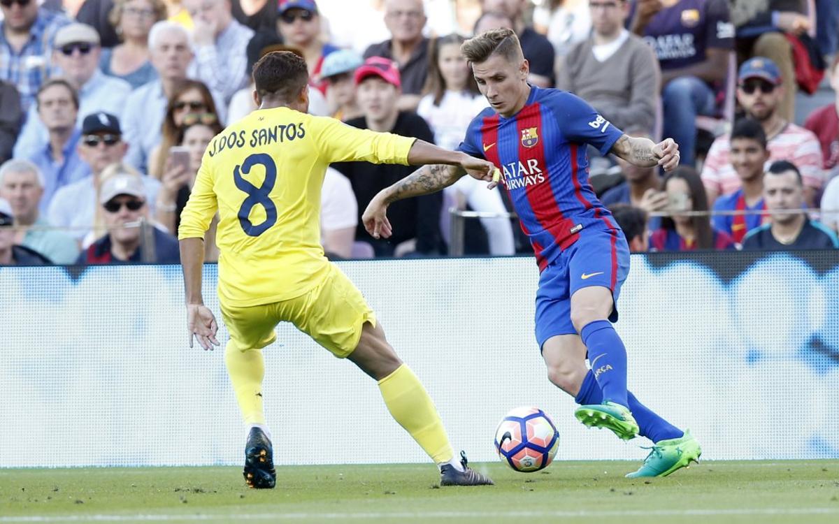 Lucas Digne has a strained hamstring