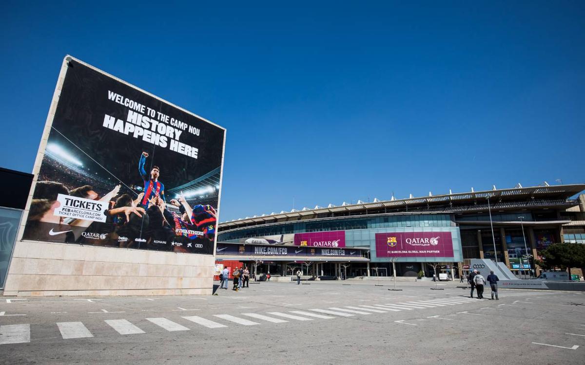 The historic photo of Messi is already on display at the Camp Nou