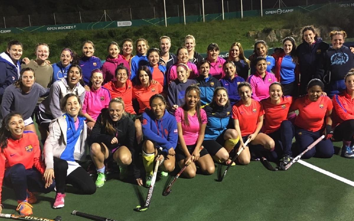 La sección de hockey hierba celebra el Día Internacional de las Mujeres