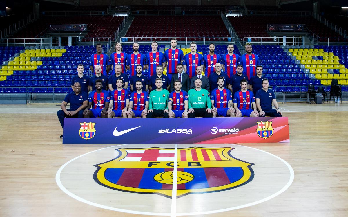 El Barça Lassa es fa la foto oficial amb el president