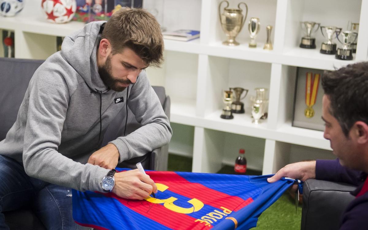 Win an official Barça jersey signed by Gerard Piqué