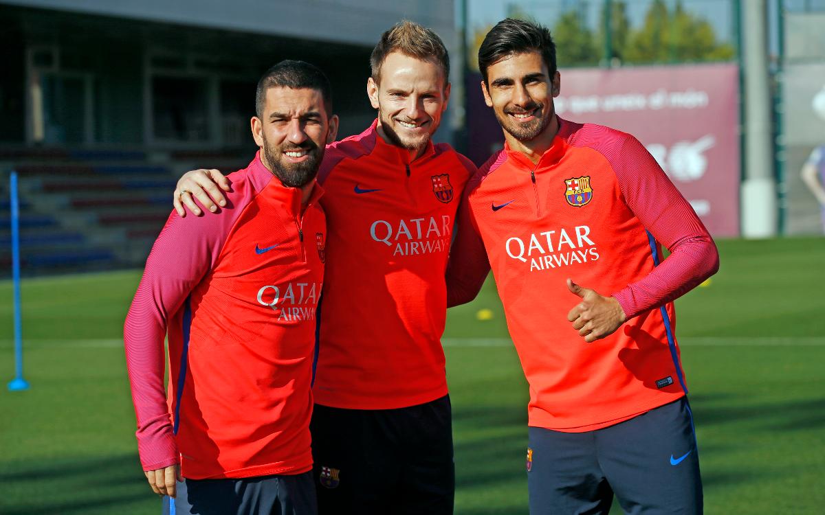 FC Barcelona manager Luis Enrique welcomes three more players back to training