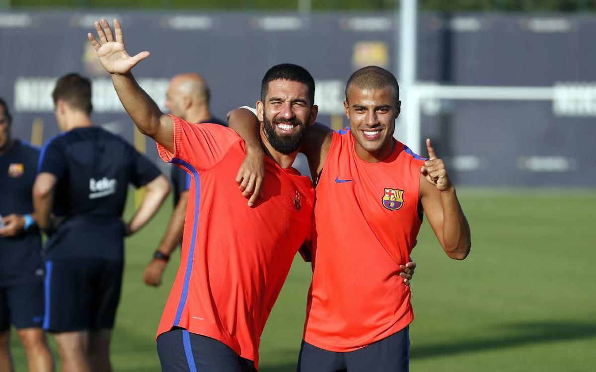 FC Barcelona first team back at work