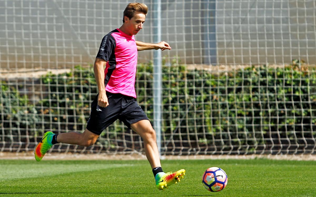 Sergi Samper returns to Camp Nou - wearing a Granada shirt