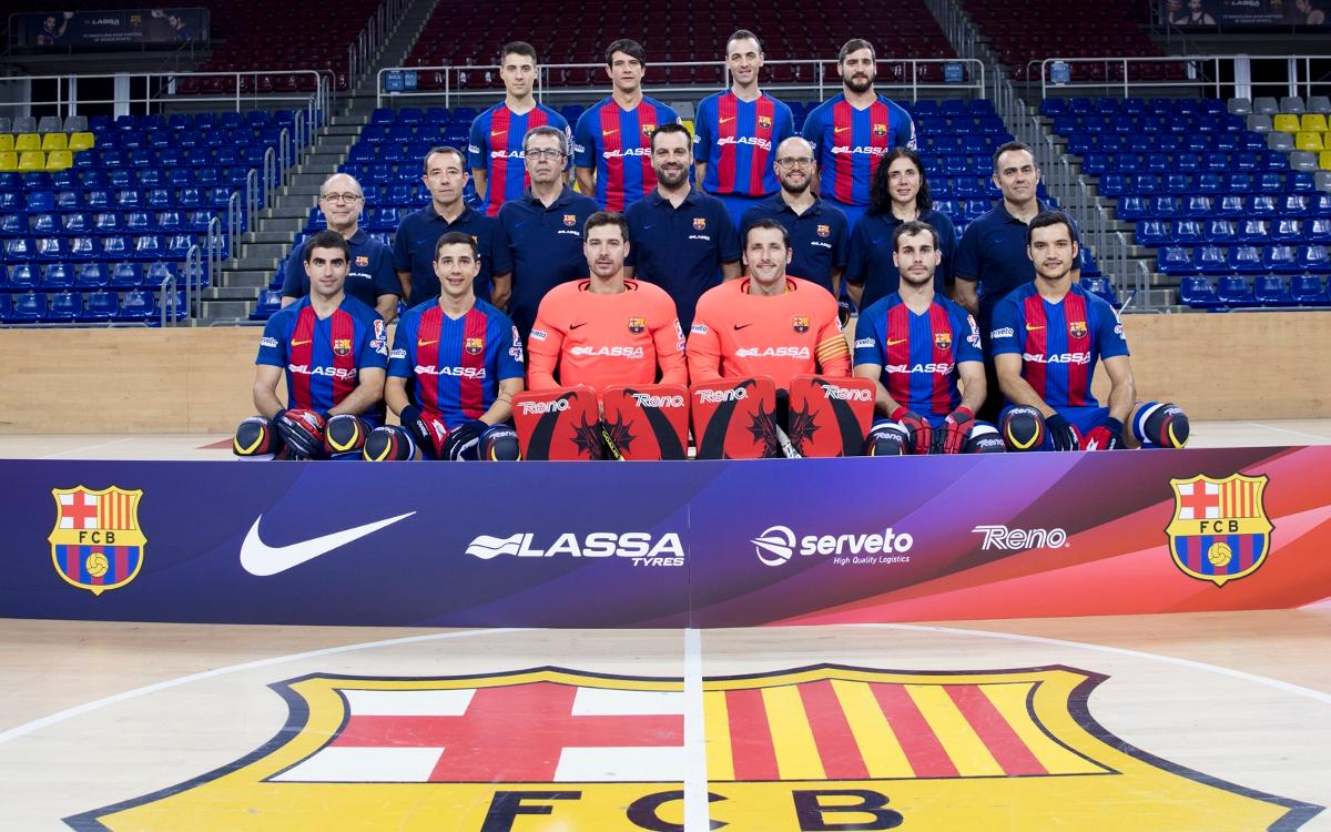 El Barça Lassa d’hoquei patins es fa la fotografia d’equip