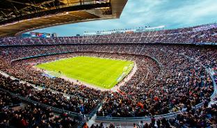 El Camp Nou, durante un partido