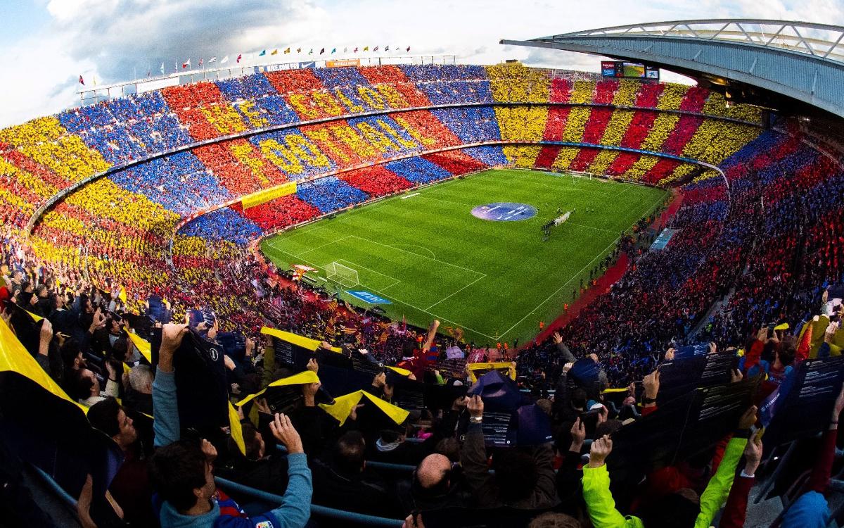 Impresionante mosaico en el Camp Nou para dar el pistoletazo de salida al Clásico
