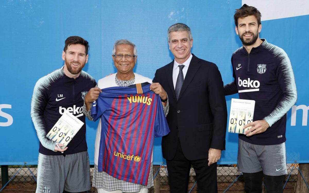 Muhammad Yunus visits training: 'Everyone in Bangladesh loves Barça'