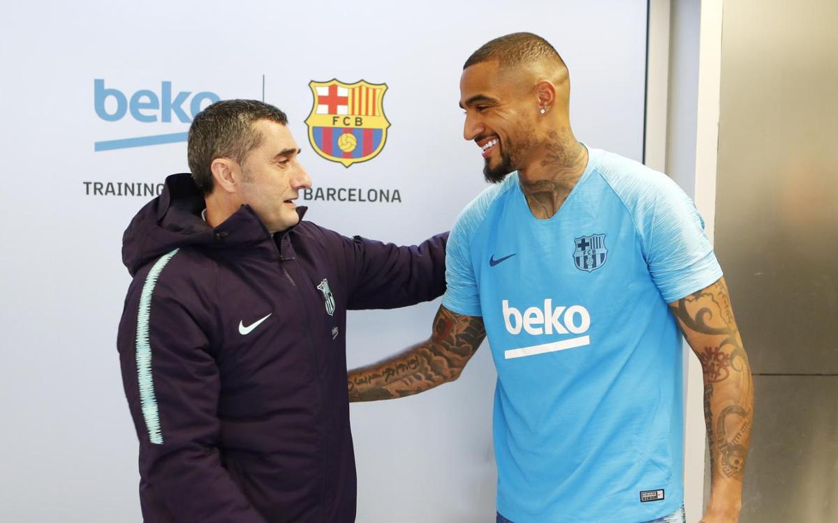 Kevin-Prince Boateng meets his new team-mates