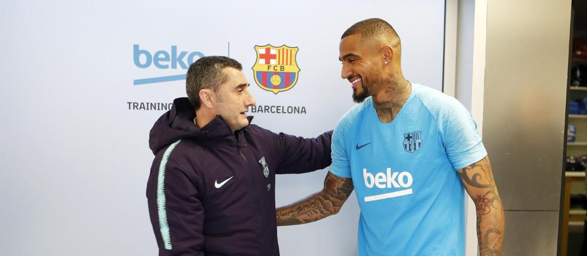 Kevin-Prince Boateng meets his new team-mates