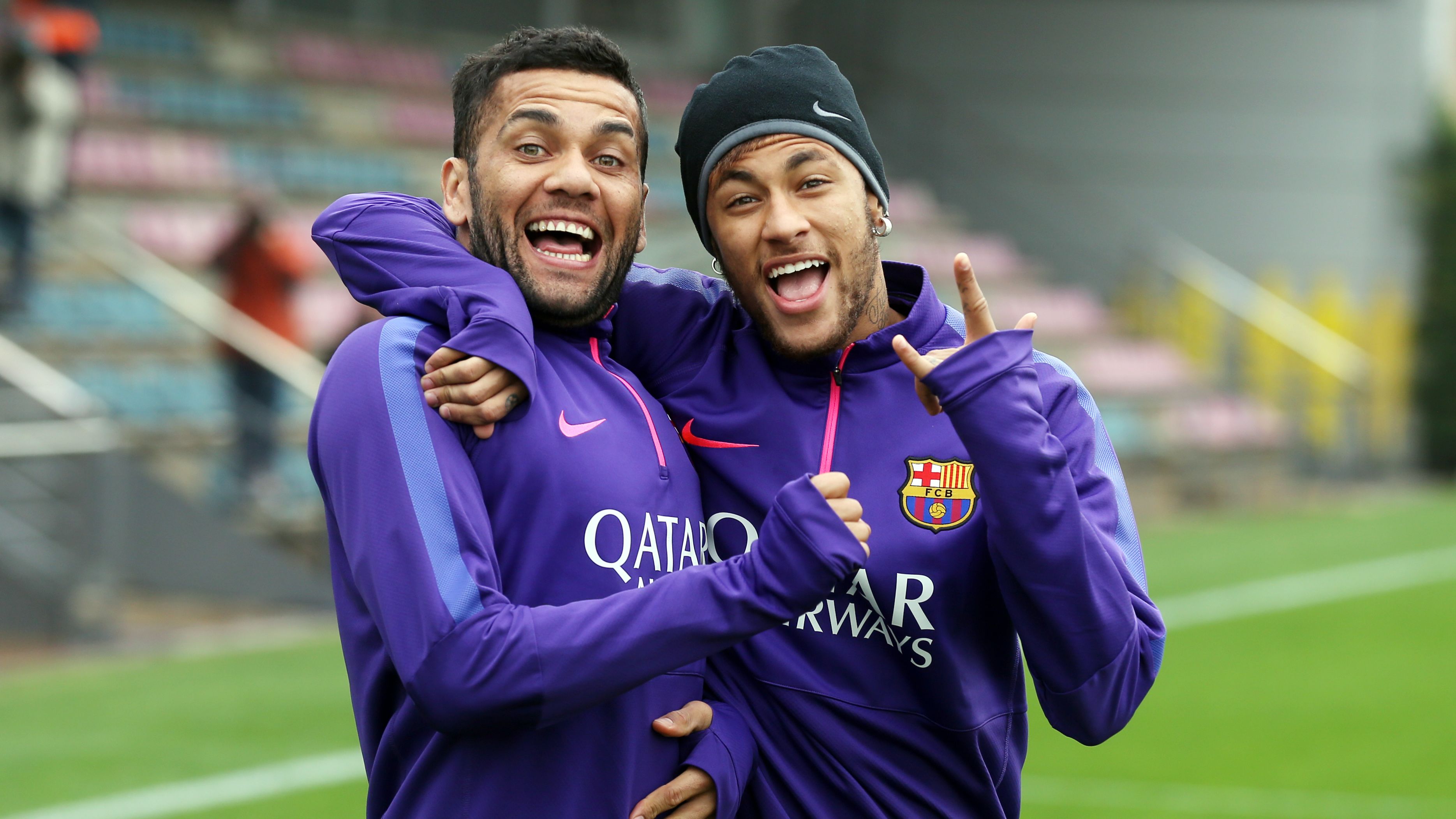 Neymar and Dani Alves to return on Thursday