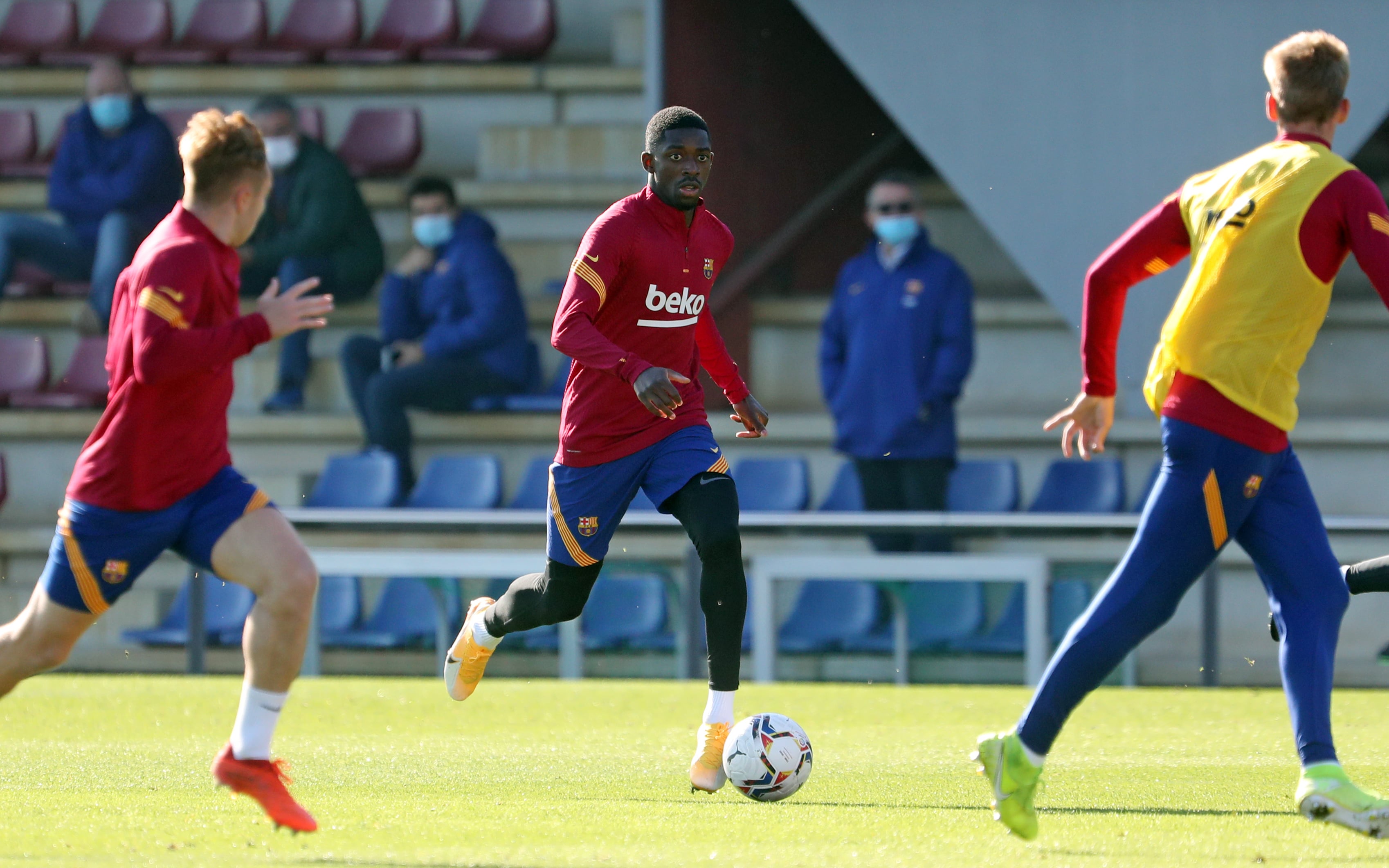 Joint training with the first team and Barça B