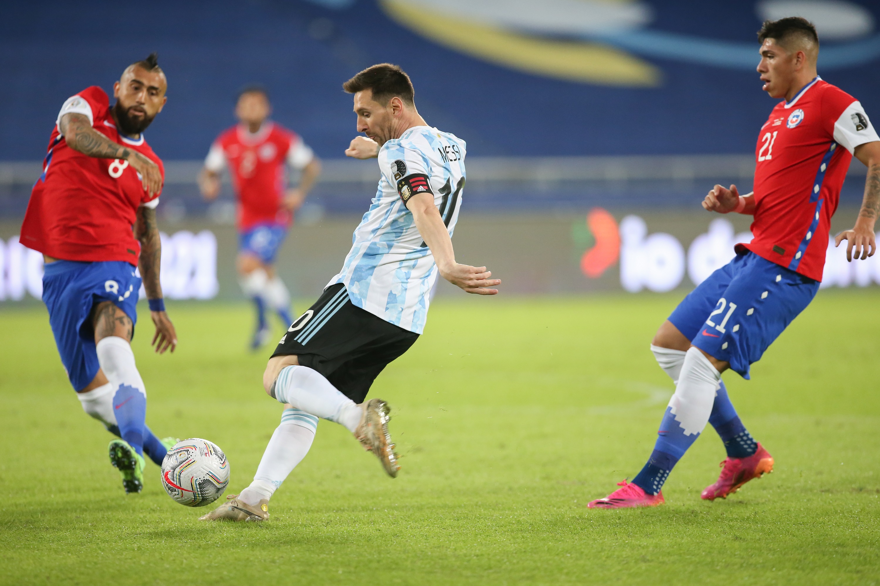 Результаты футбола аргентина. Messi Аргентина. Сборная Чили сборная Аргентины. Копа Америка 2015 Аргентина Чили. Чили Аргентина ЧМ 2022.