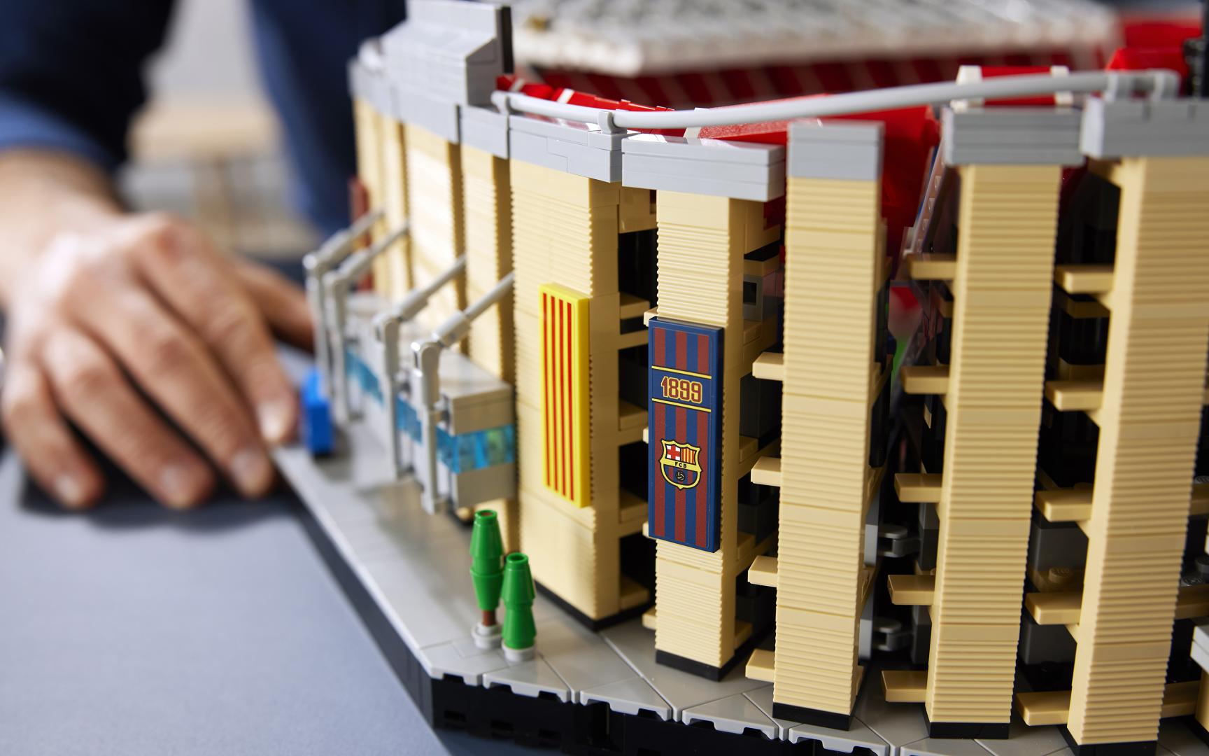 The first LEGO model of the Camp Nou now available