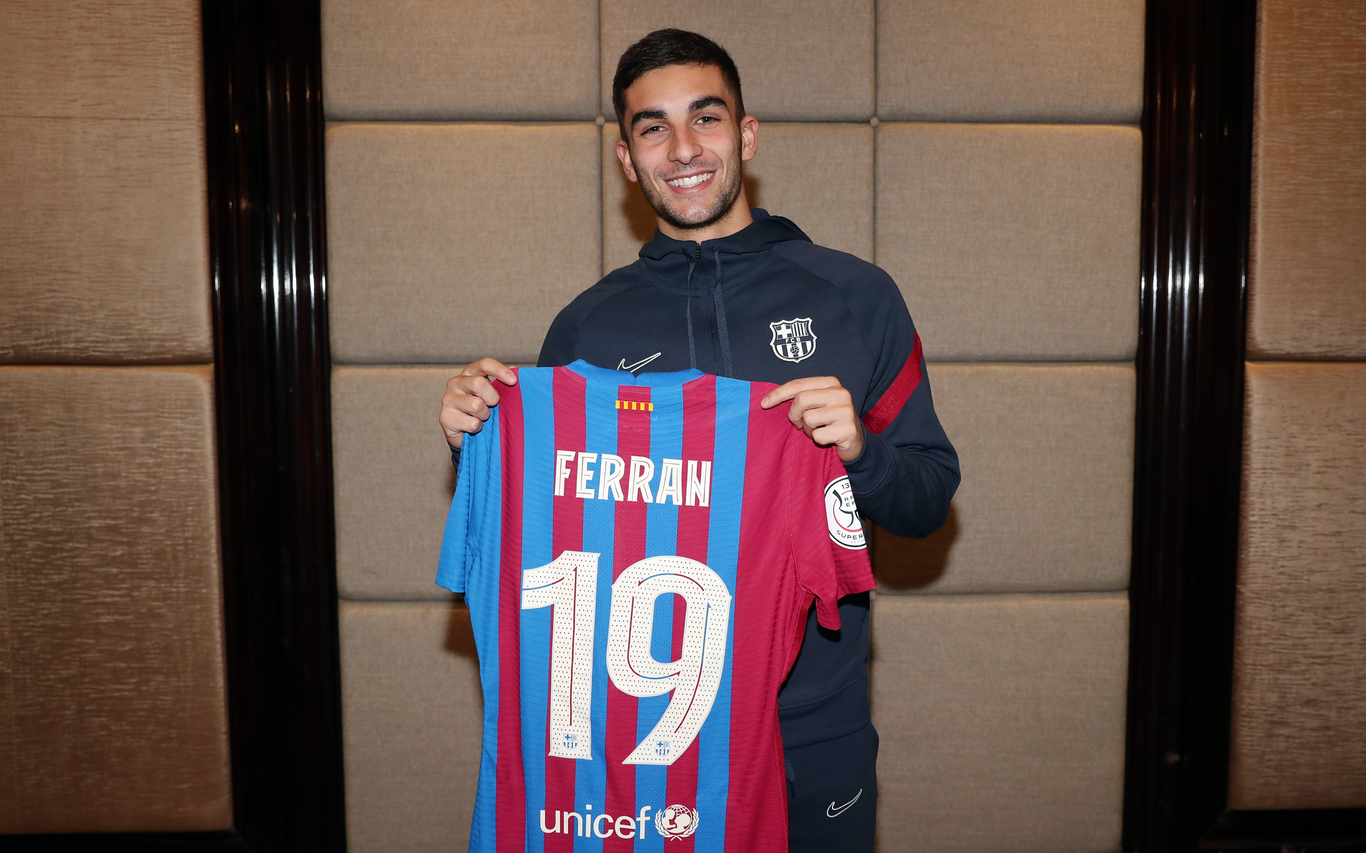 Ferran Torres to wear number 19 Barcelona shirt