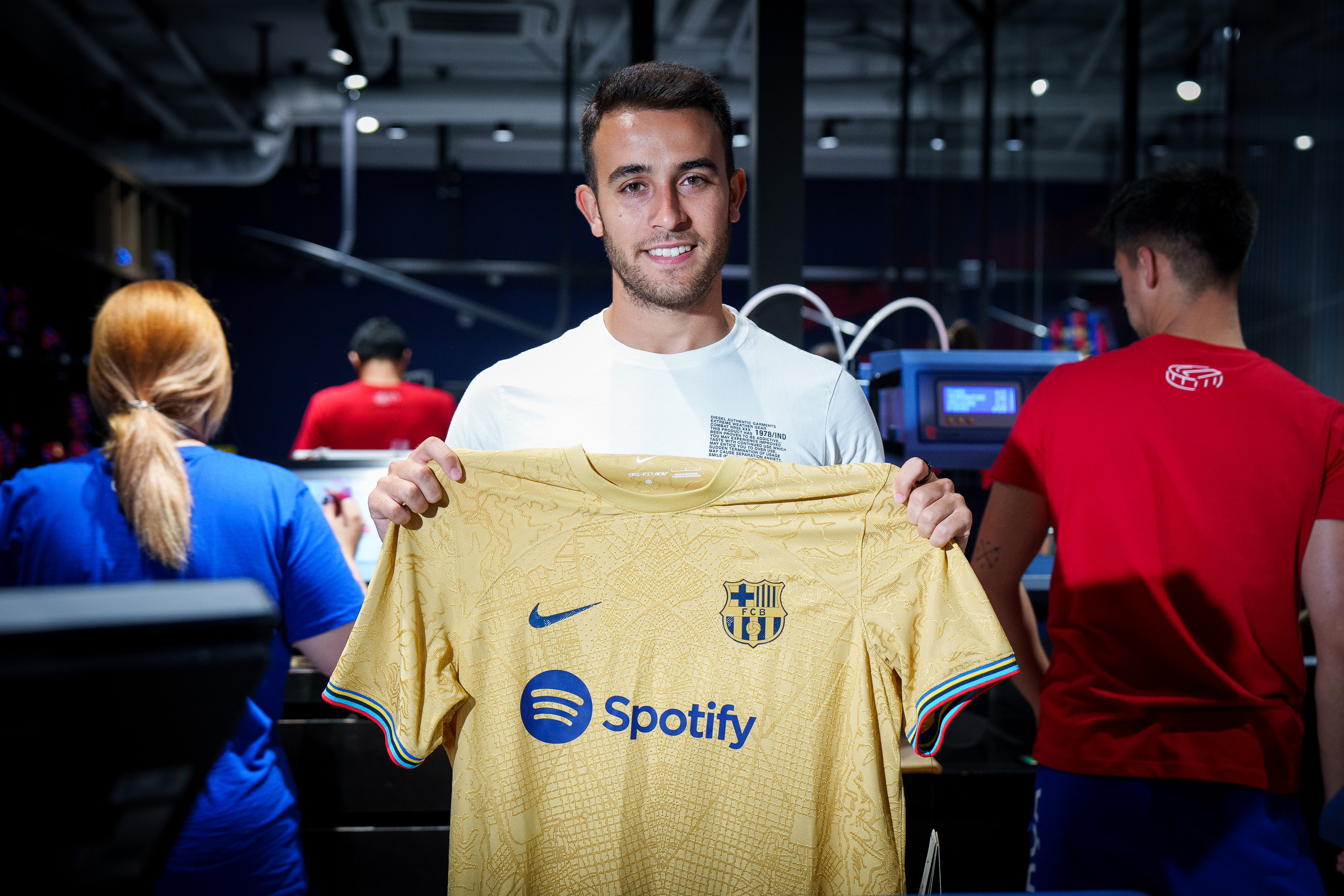 FC Barcelona's 2022/23 Away Kit Arrives in Olympic Gold