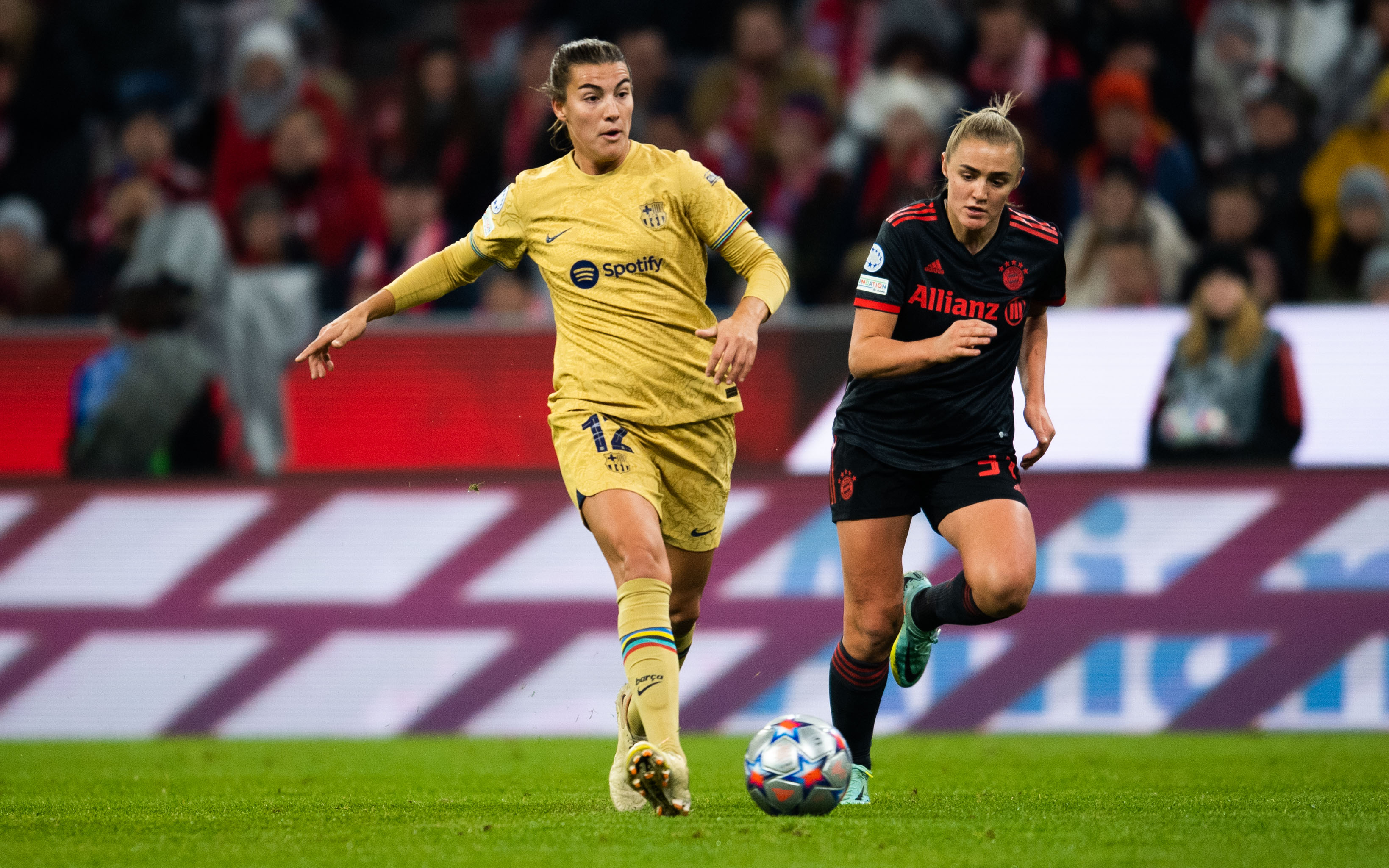 Offizielle FC Bayern München Tasse Díaz - 0,3 Liter Keramik-Tasse In Schwarz