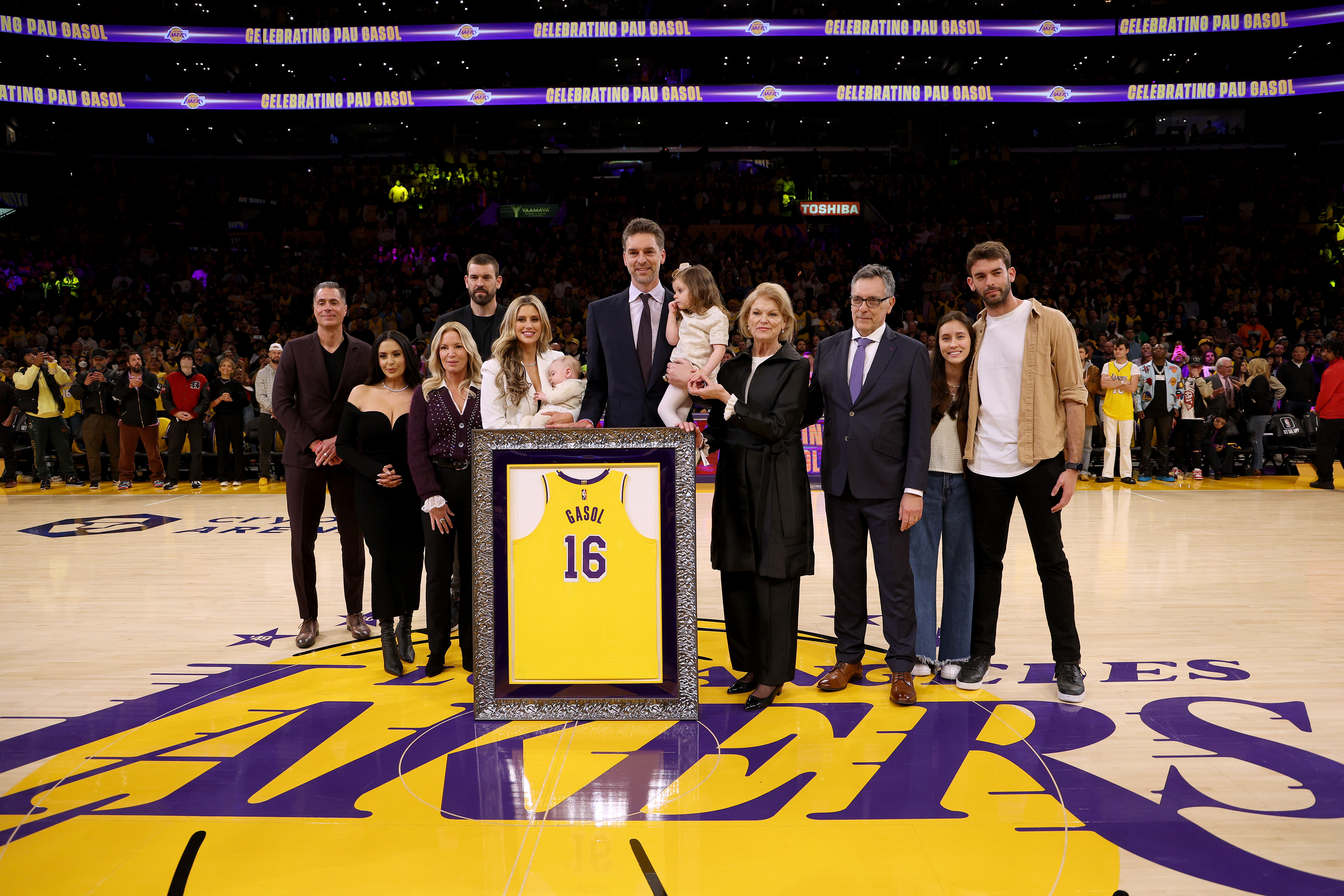 Pau Gasol's no.16 retired at Los Angeles Lakers