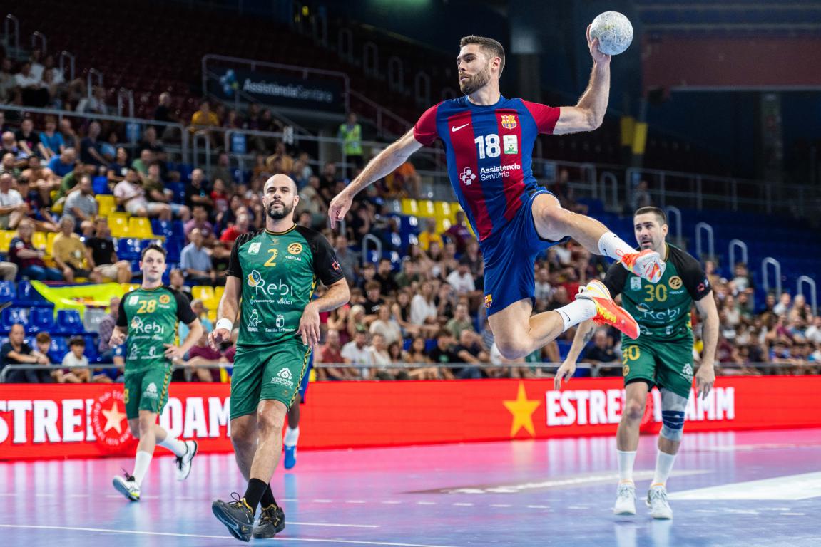 Barça 46-18 Rebi Balonmano Cuenca: El Barça se luce en el Palau