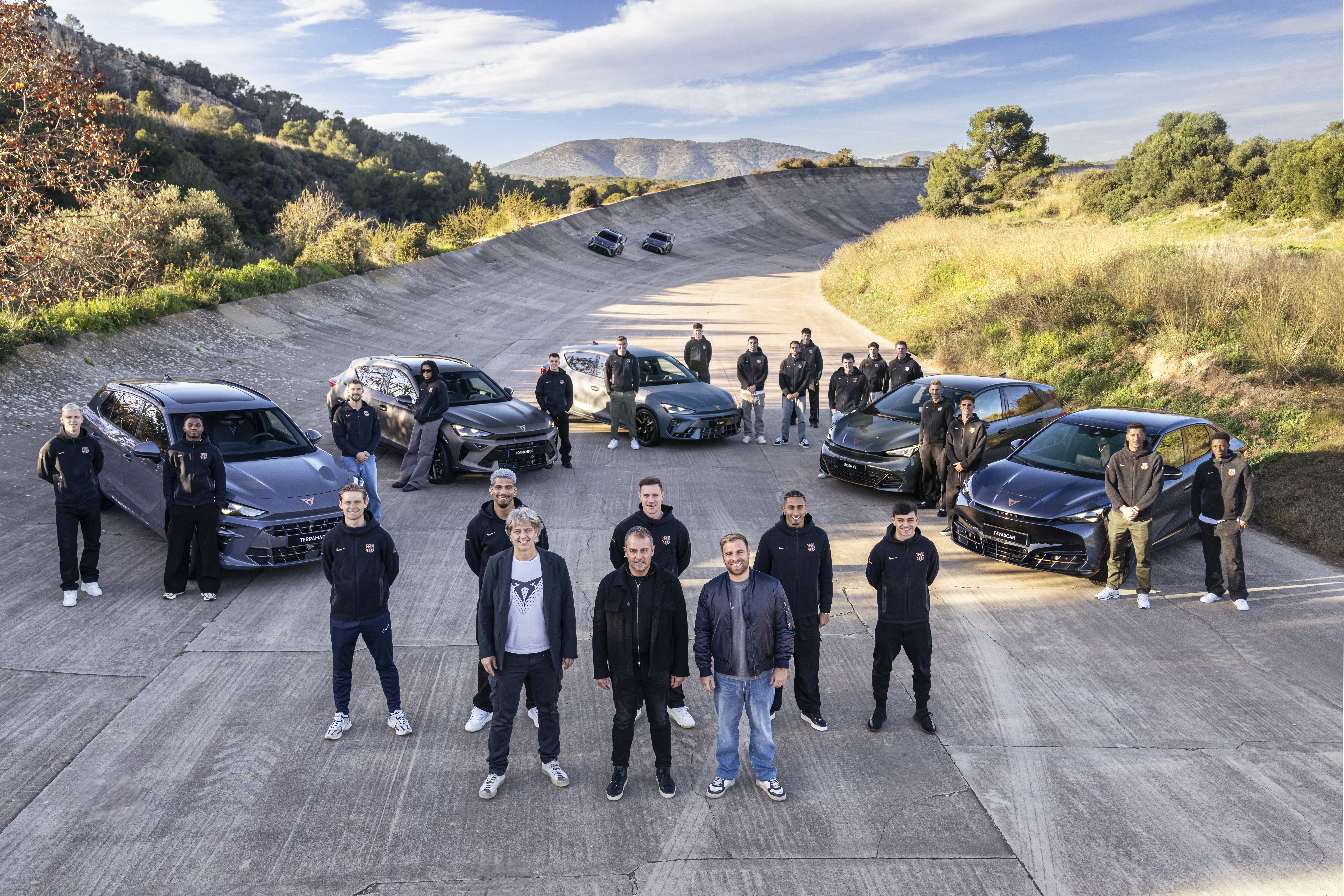 First team players choose and customise their new CUPRA cars at the ...