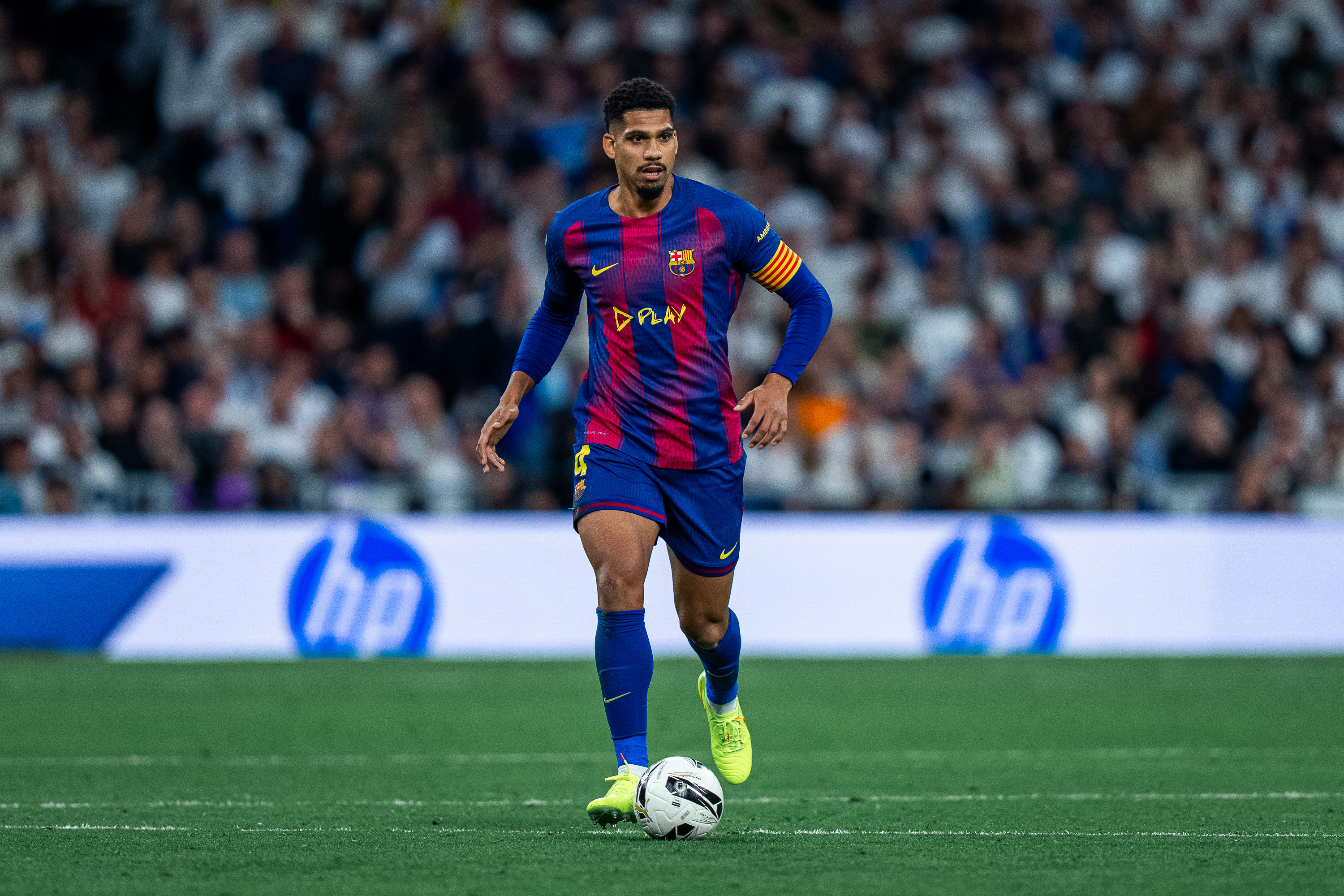 ロナルド・アラウホ、ラテンアメリカ選手の トップ10入り寸前