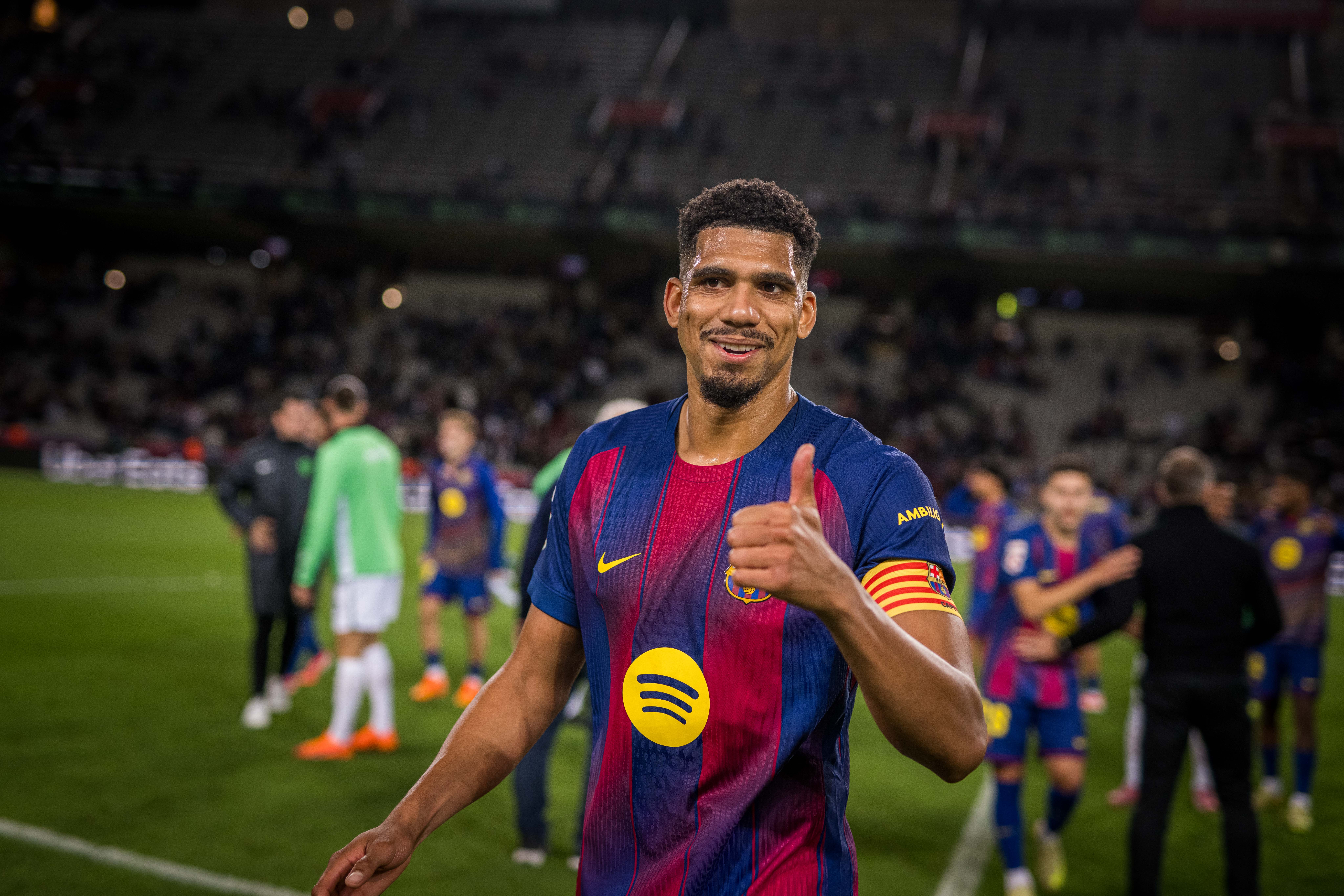 アラウホ、FCバルセロナの南米出場選手トップテン入り