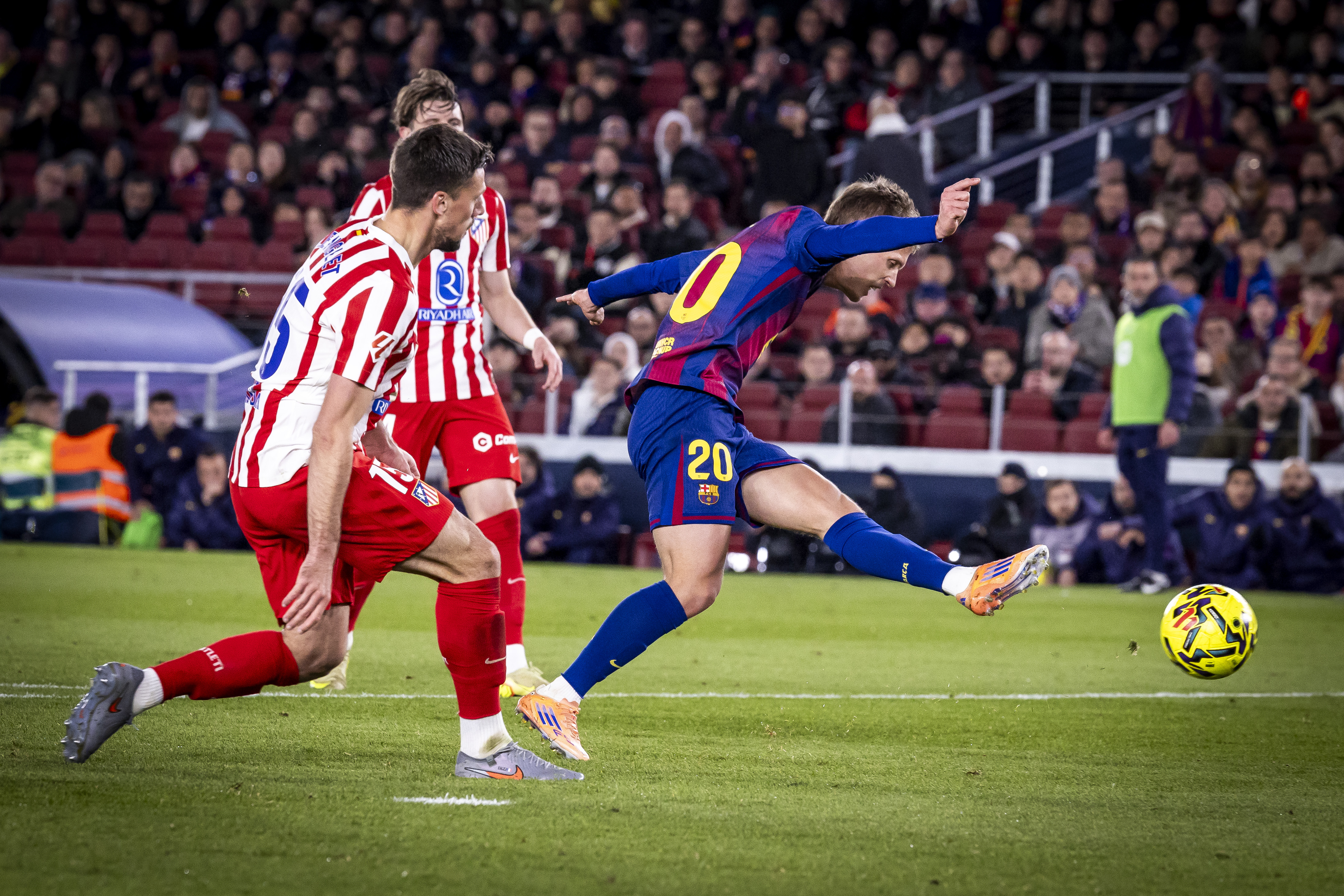 Lionel Messi llegó a su gol 700 como profesional