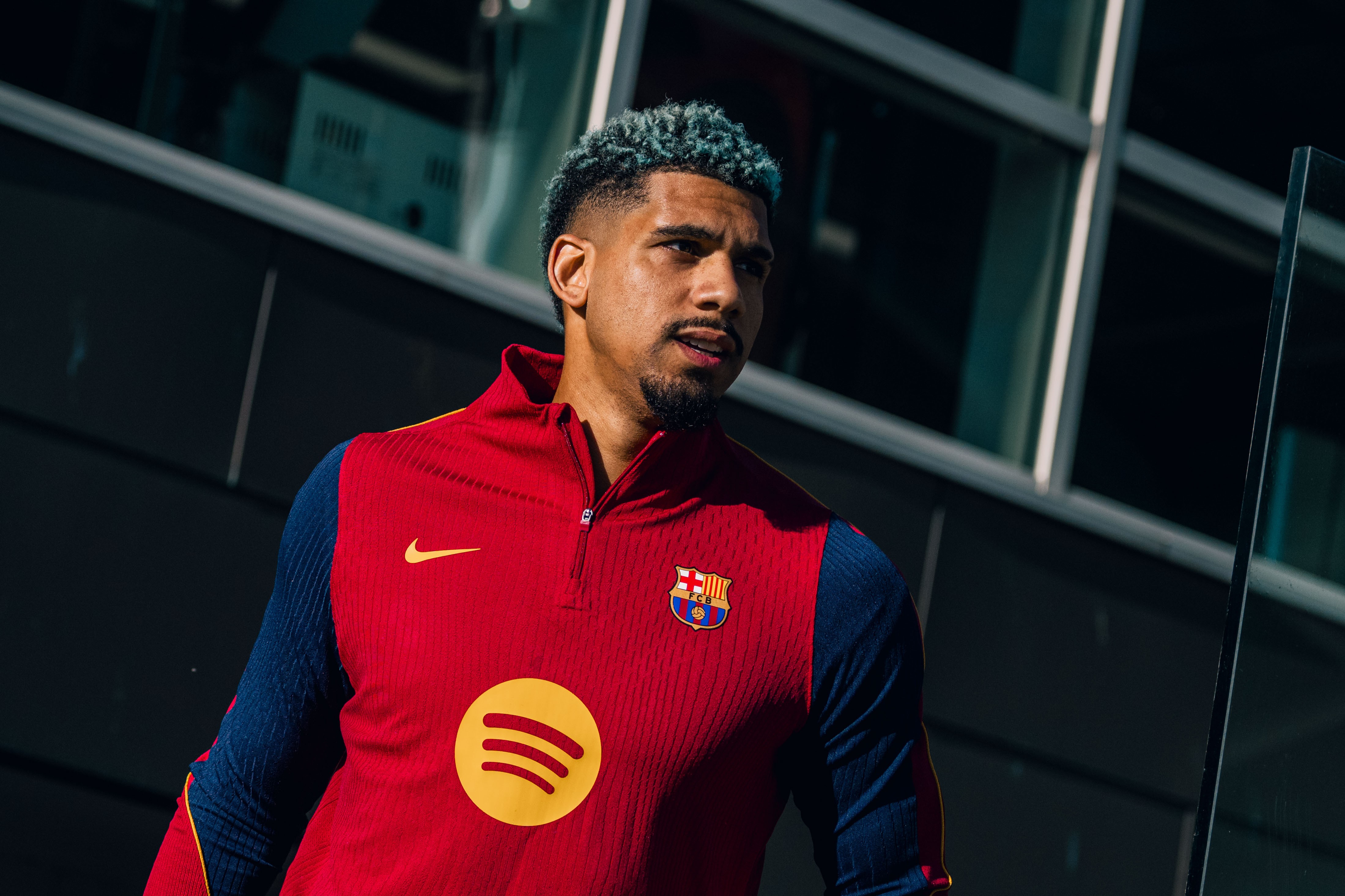 Ronald Araujo loaned to Liverpool FC