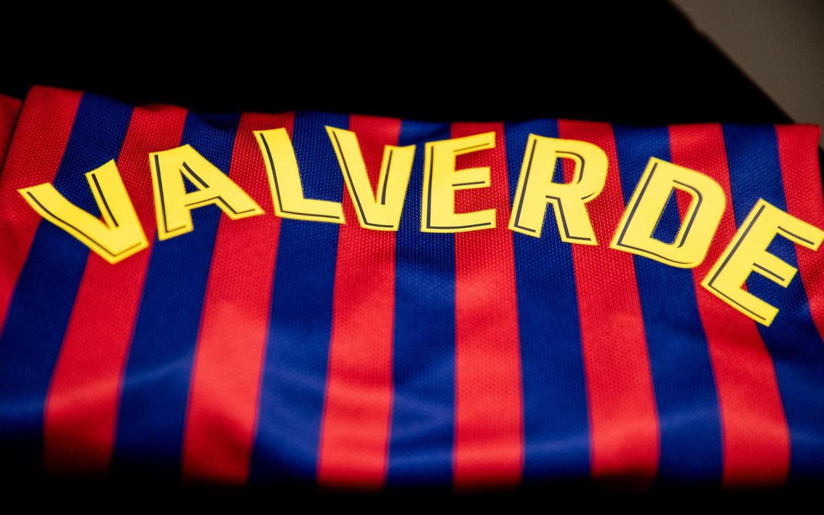 ارنستو فالفيردي يمدد عقده مع نادي برشلونة Mini__P1F5179