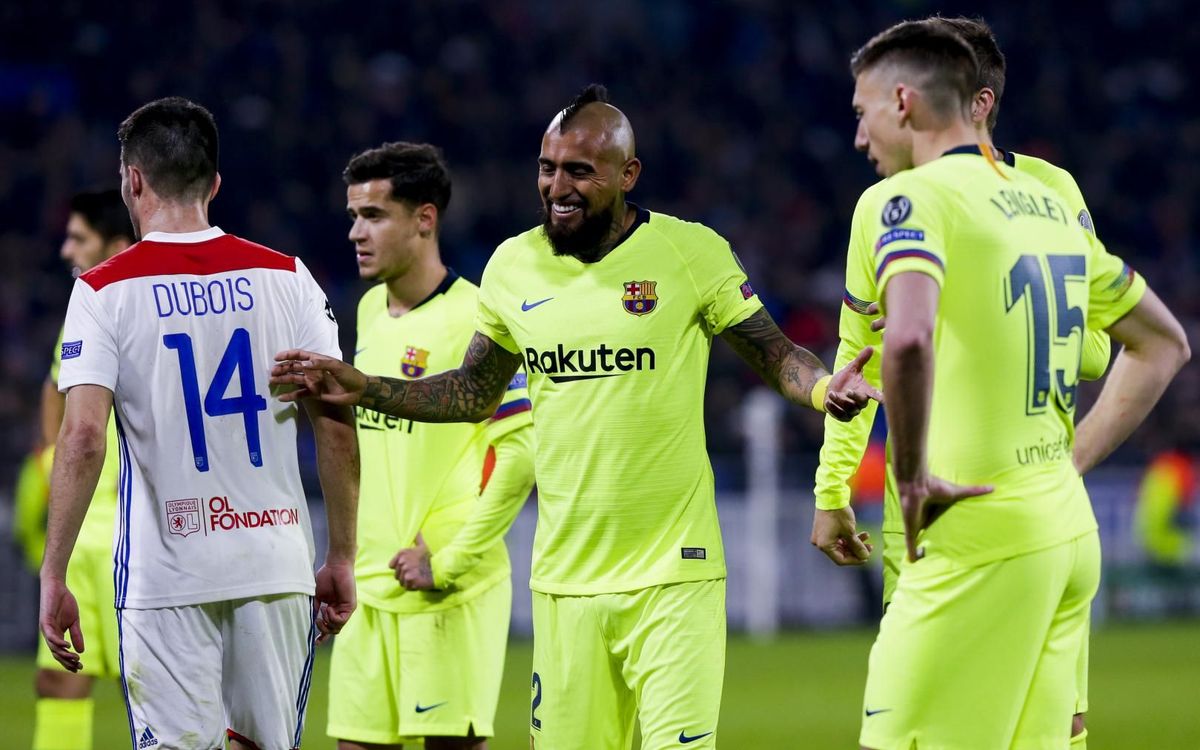 صور مباراة : ليون - برشلونة 0-0 ( 19-02-2019 )  Mini__P2F0304