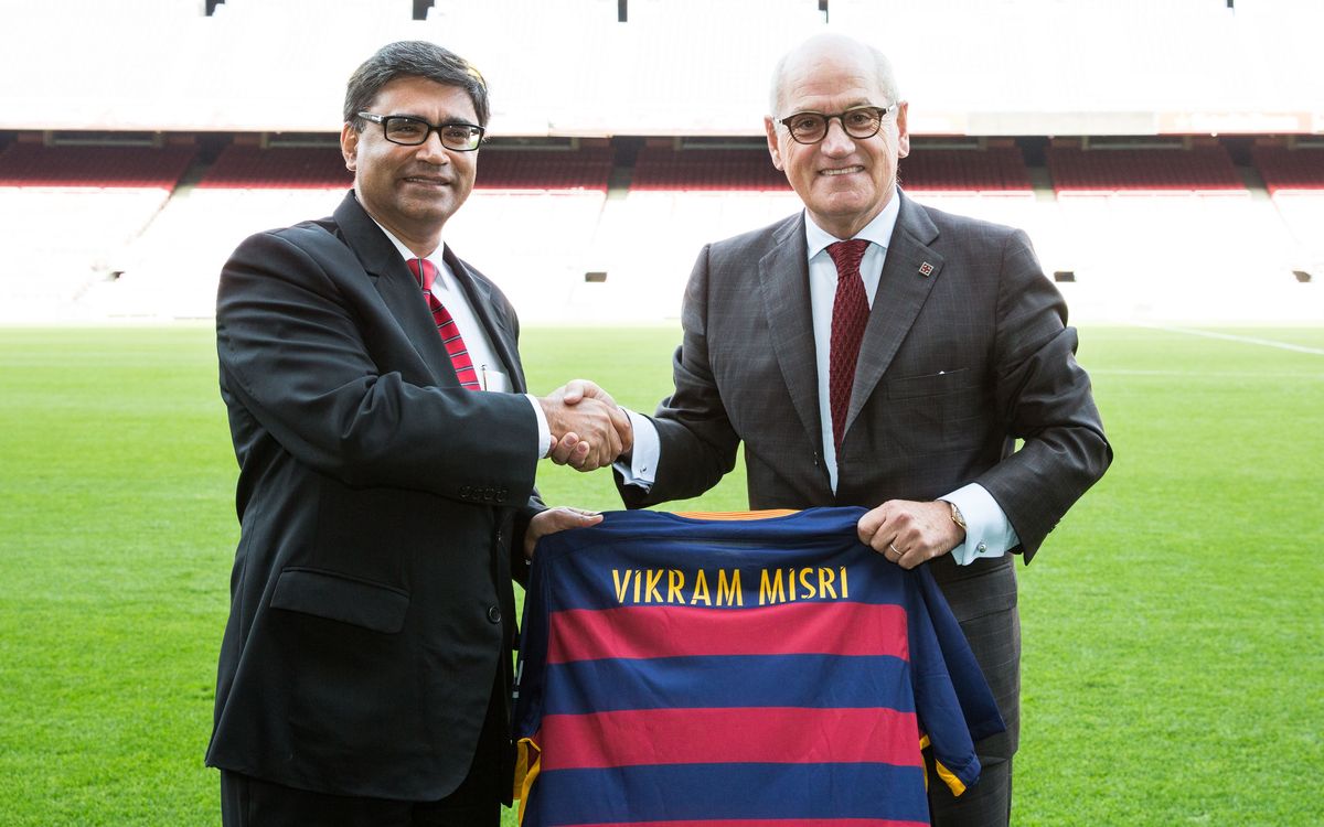 Indian Ambassador to Spain welcomed by FC Barcelona