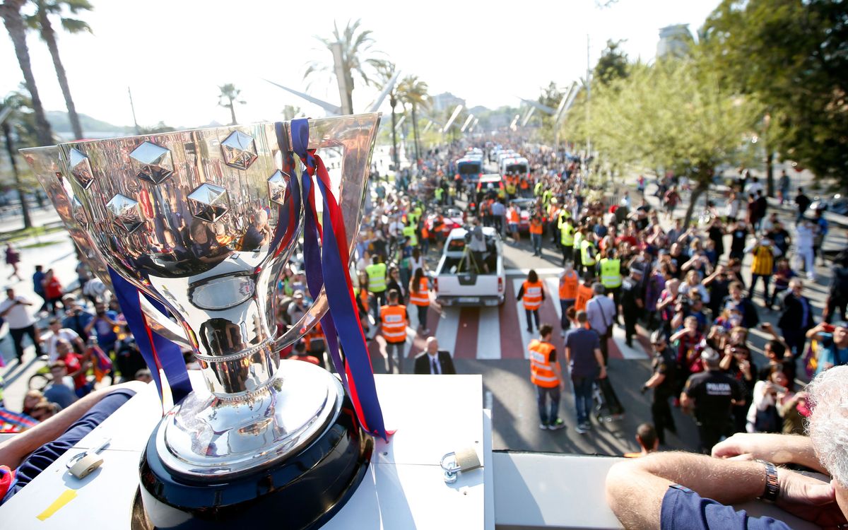 FC Barcelona fans flood streets to celebrate league title