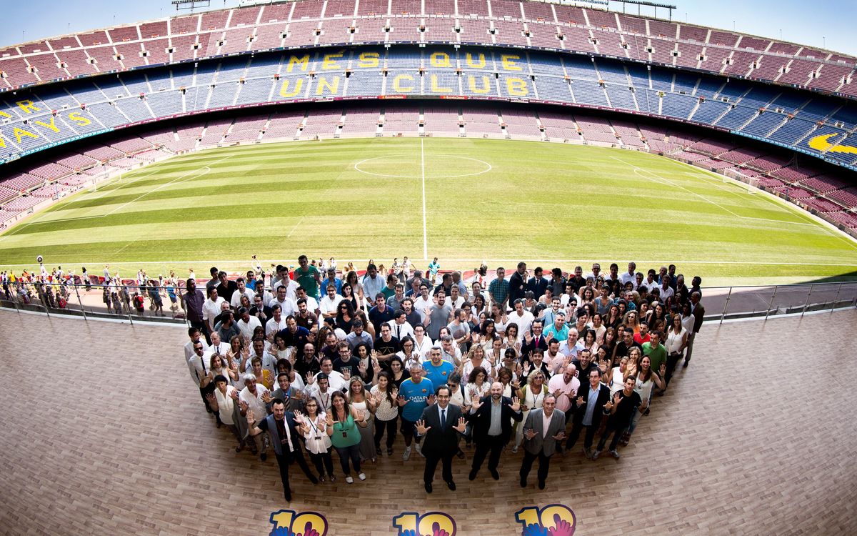 Los empleados del FC Barcelona dan su apoyo a Messi