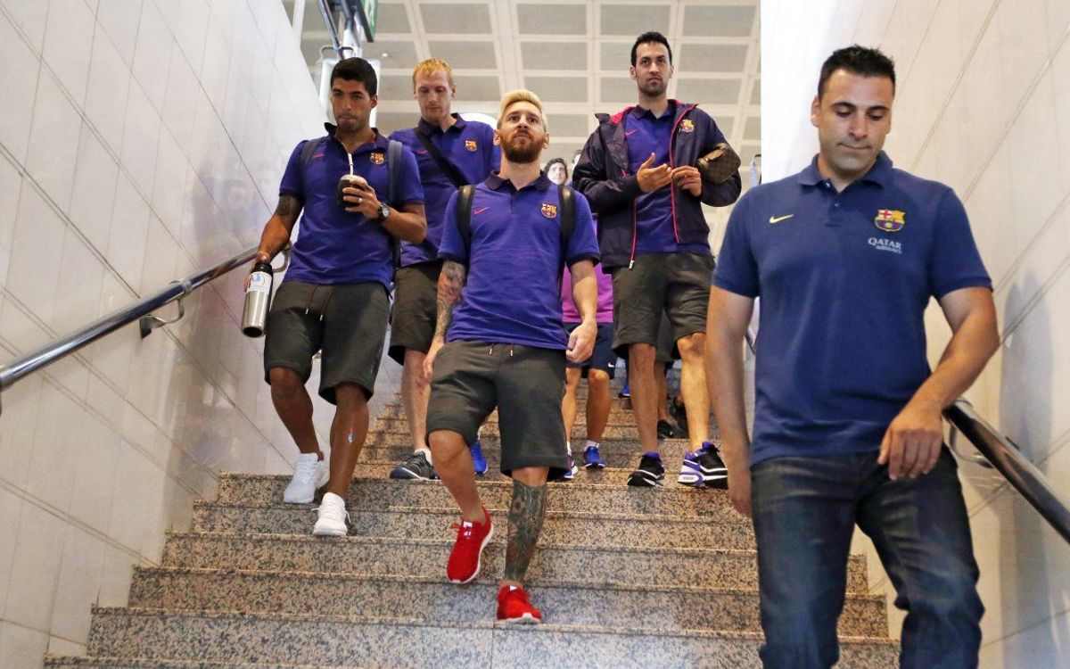 FC Barcelona arrive in Stockholm ahead of Leicester City friendly