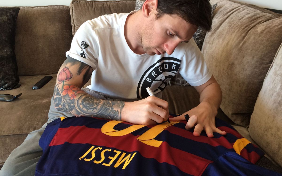 Barça TV programme features Messi’s gift to Ronaldinho