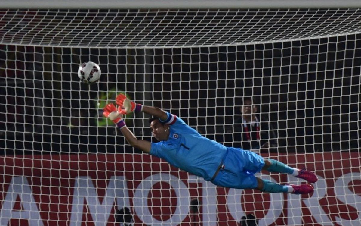 Chile begin Copa América with 2-0 win over Ecuador
