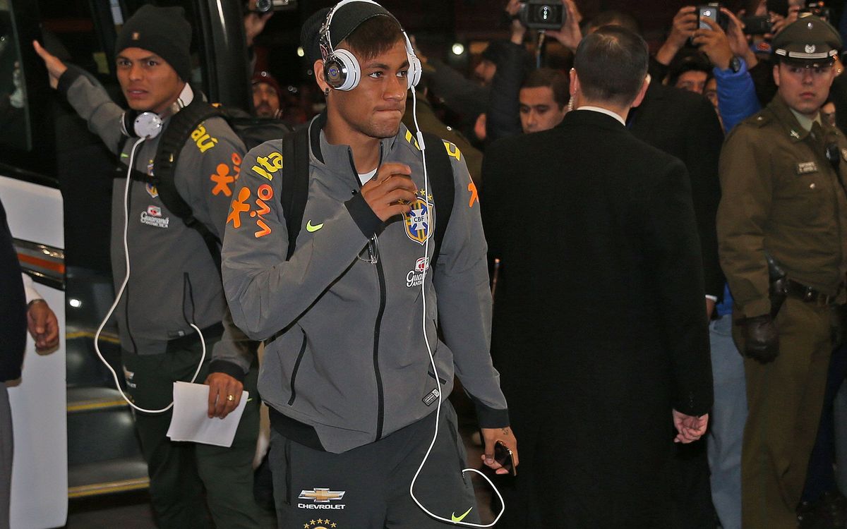 Neymar and Dani Alves ready for new challenge with Brazil