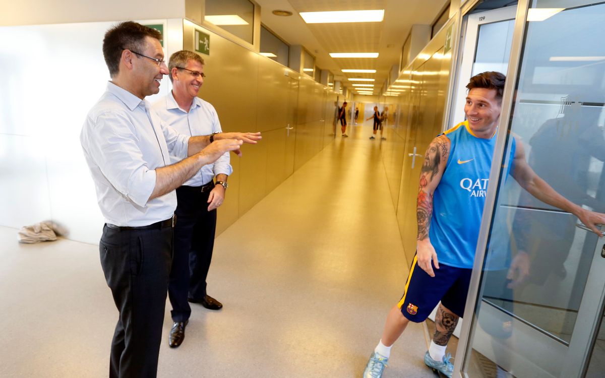 Josep Maria Bartomeu welcomes back Messi, Mascherano, Neymar, Alves and Bravo