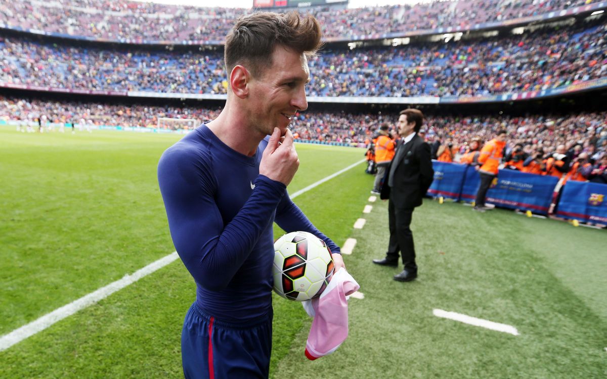 Leo Messi sets hat-trick records, moves into tie for league scoring lead
