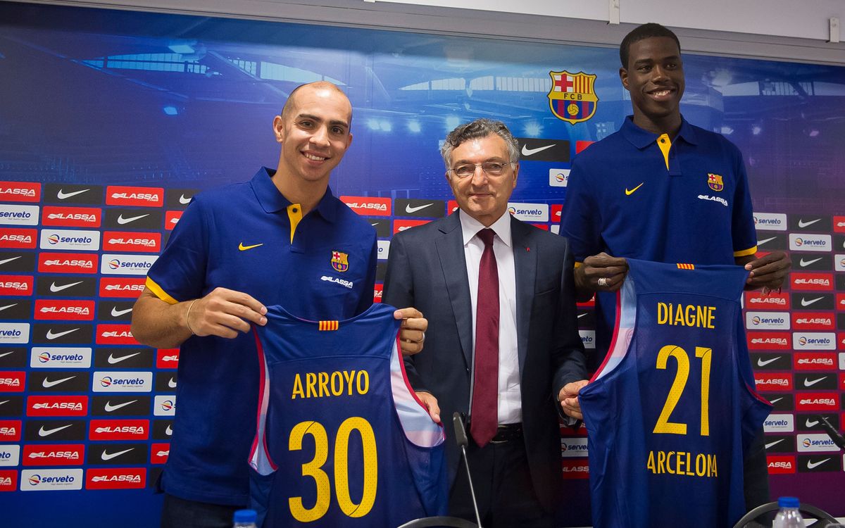 Carlos Arroyo and Moussa Diagne presented to Palau Blaugrana