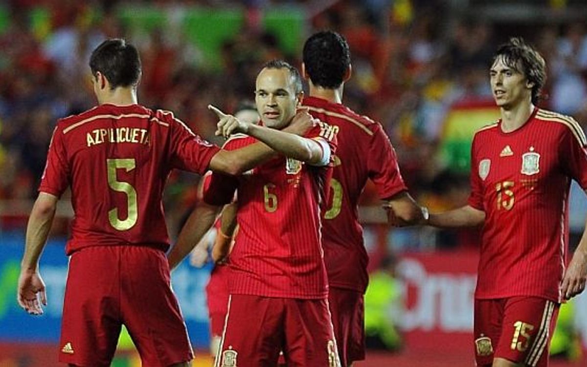 Iniesta scores; Deulofeu makes his debut (2-0)