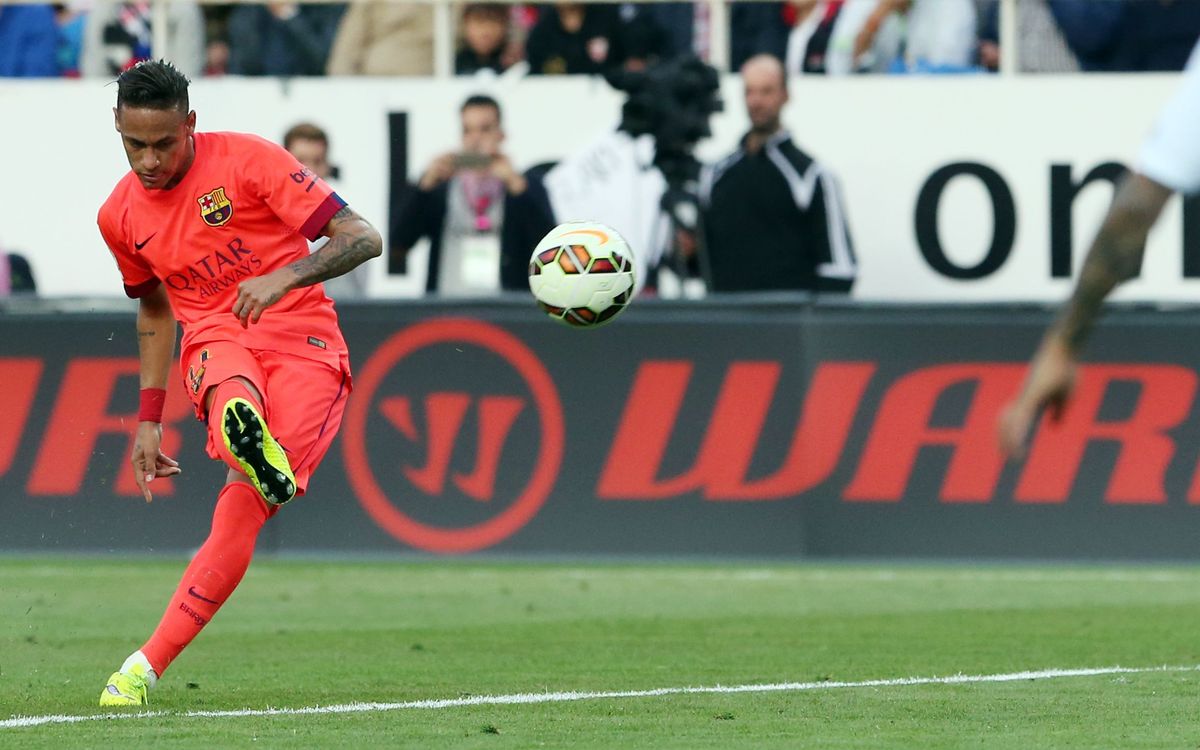 Neymar's first Barça free kick goal